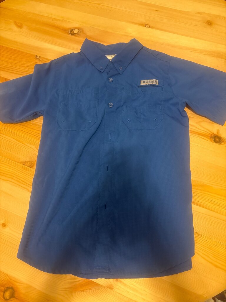 Medium boys Columbia Short Sleeve Fishing Shirt