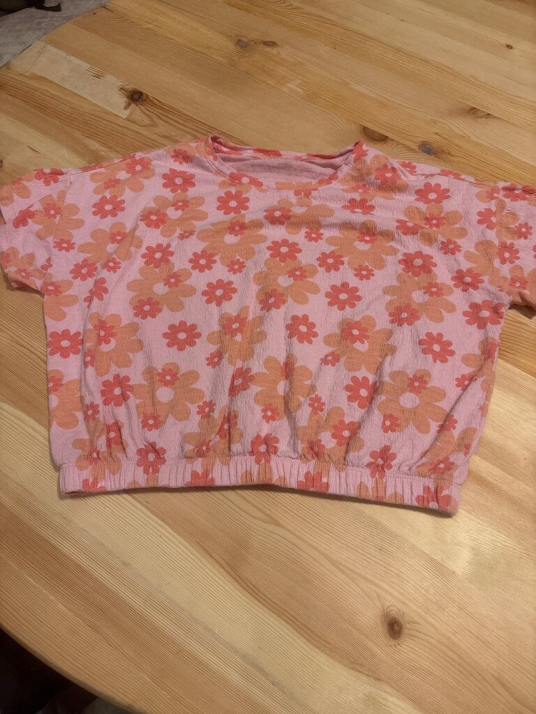 12-14 youth Pink Floral Short Sleeve Top