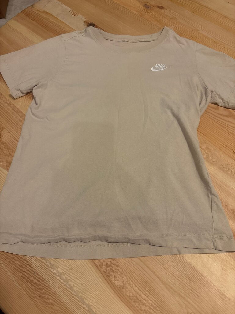 Youth large Nike Beige T-Shirt
