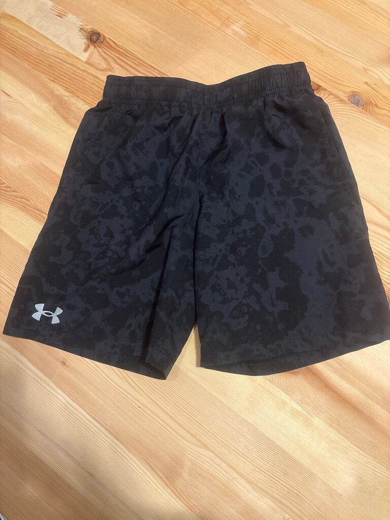 Youth medium Under Armour Black Training Shorts
