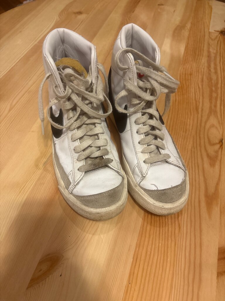 7.5 womens Nike Blazer Mid Sneakers