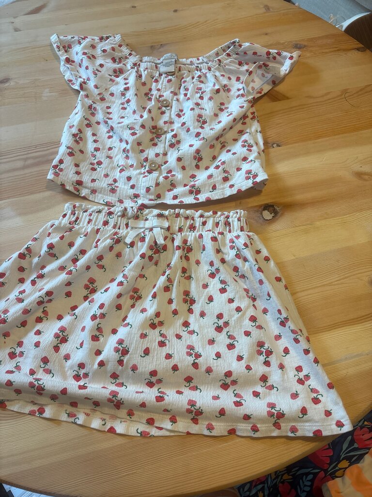 7/8 Girls Strawberry Print Two-Piece Outfit