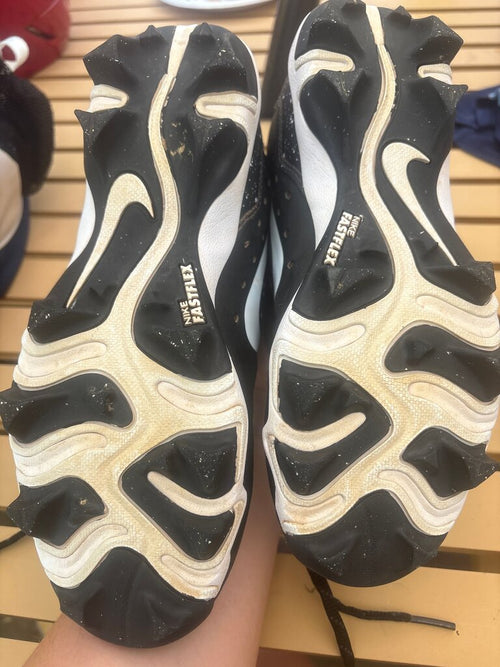 5Y Nike Fastflex baseball cleats