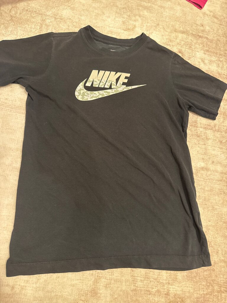 Nike Graphic T-Shirt