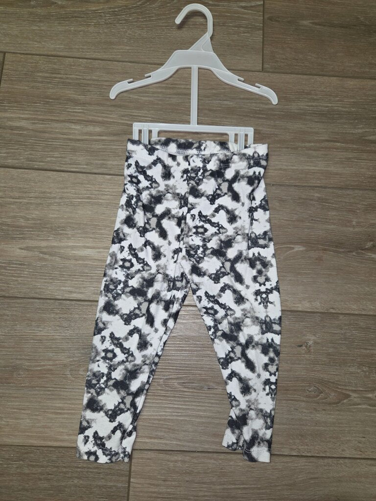 Black and White Patterned Leggings