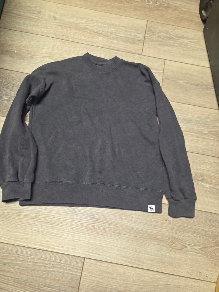 Dark Gray Long Sleeve Sweatshirt
