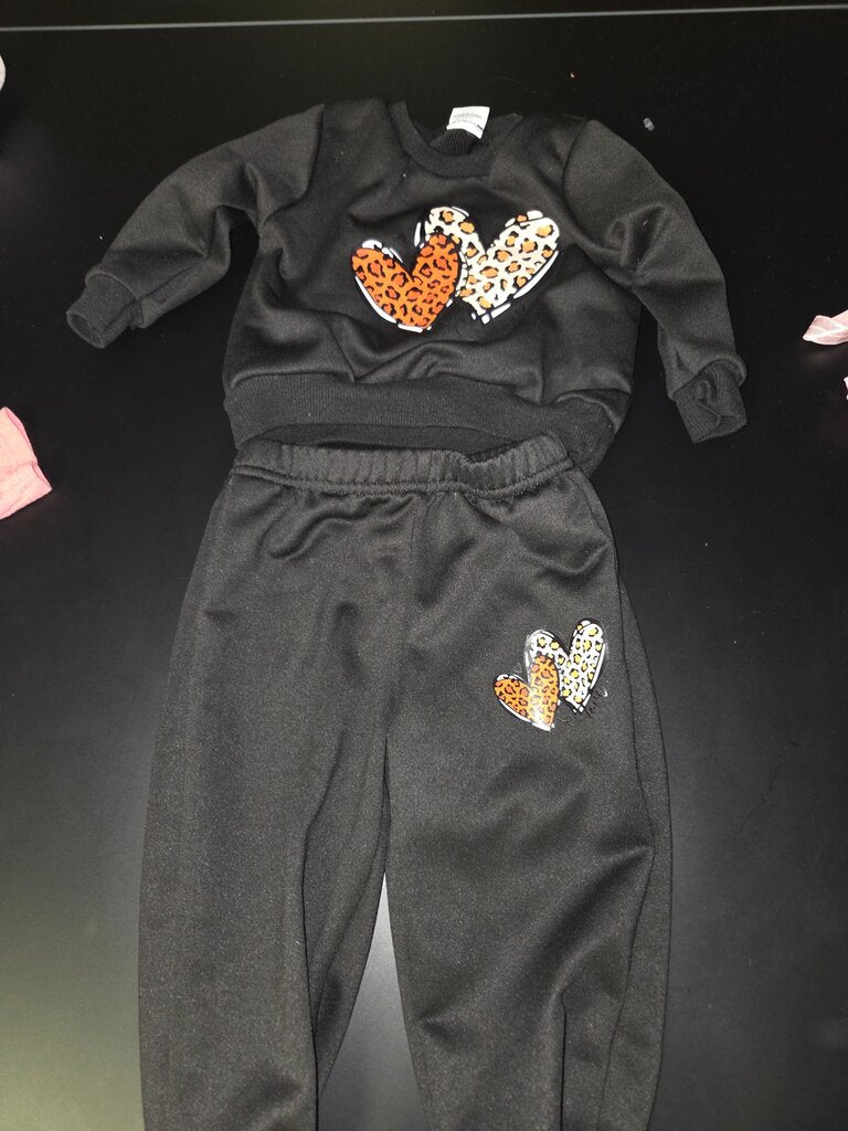 Black Sweatshirt and Pants Set with Leopard Hearts