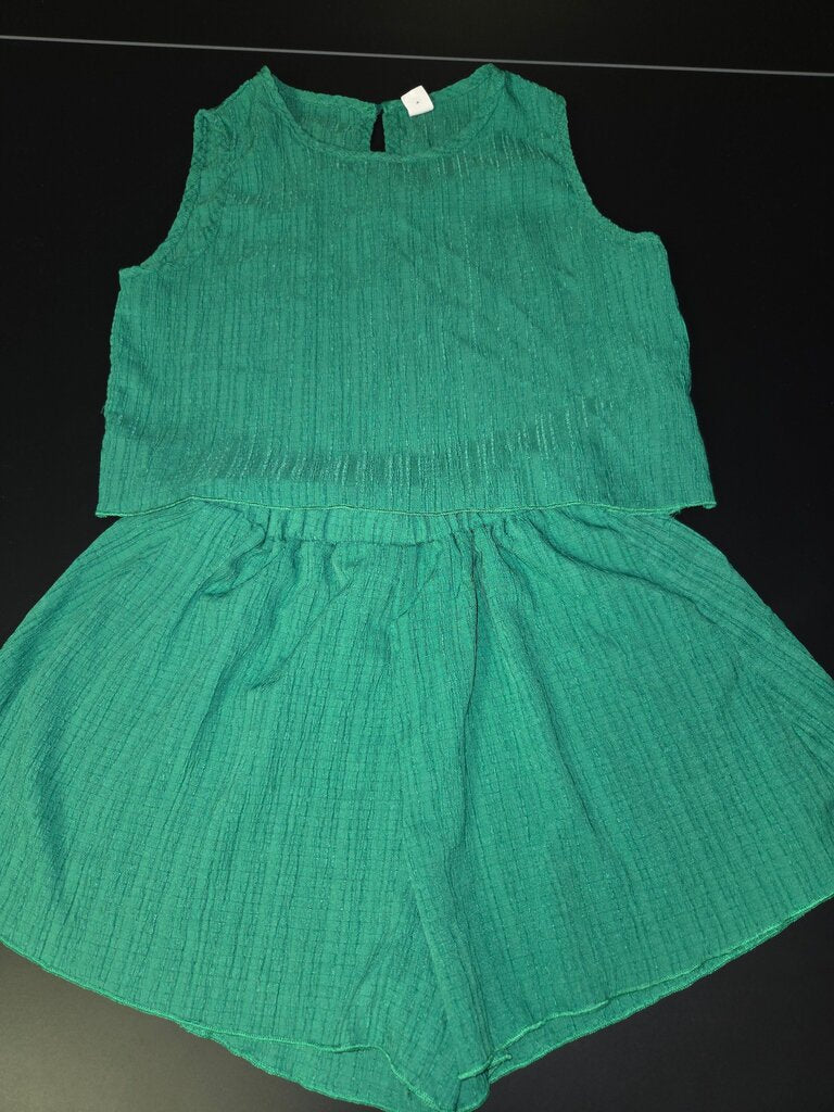 Girls Green Two-Piece Outfit