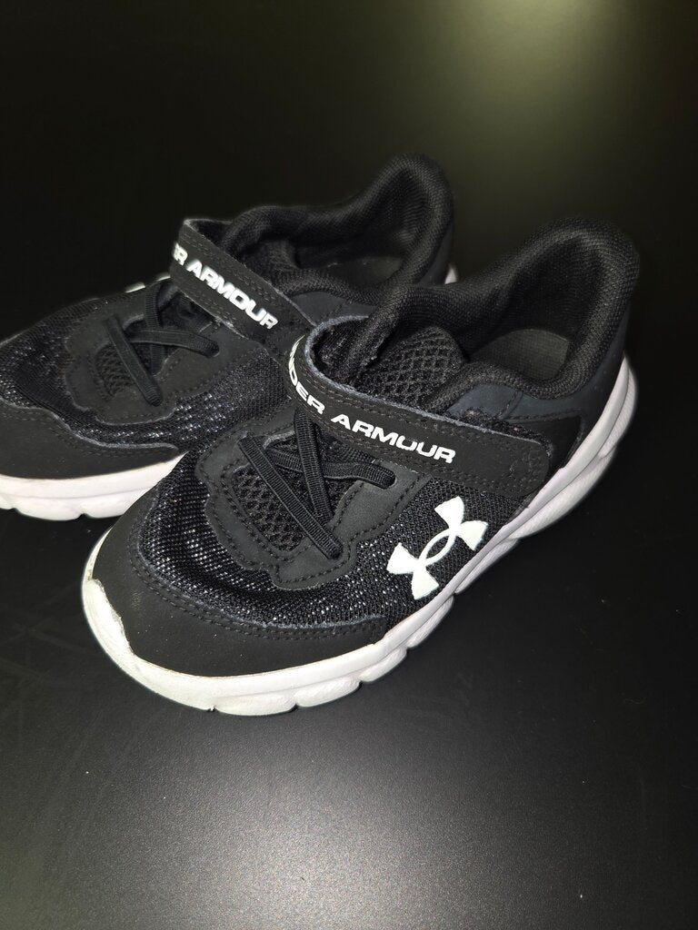 Under Armour Black Kids Sneakers