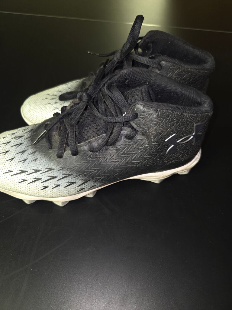 Under Armour Youth Football Cleats