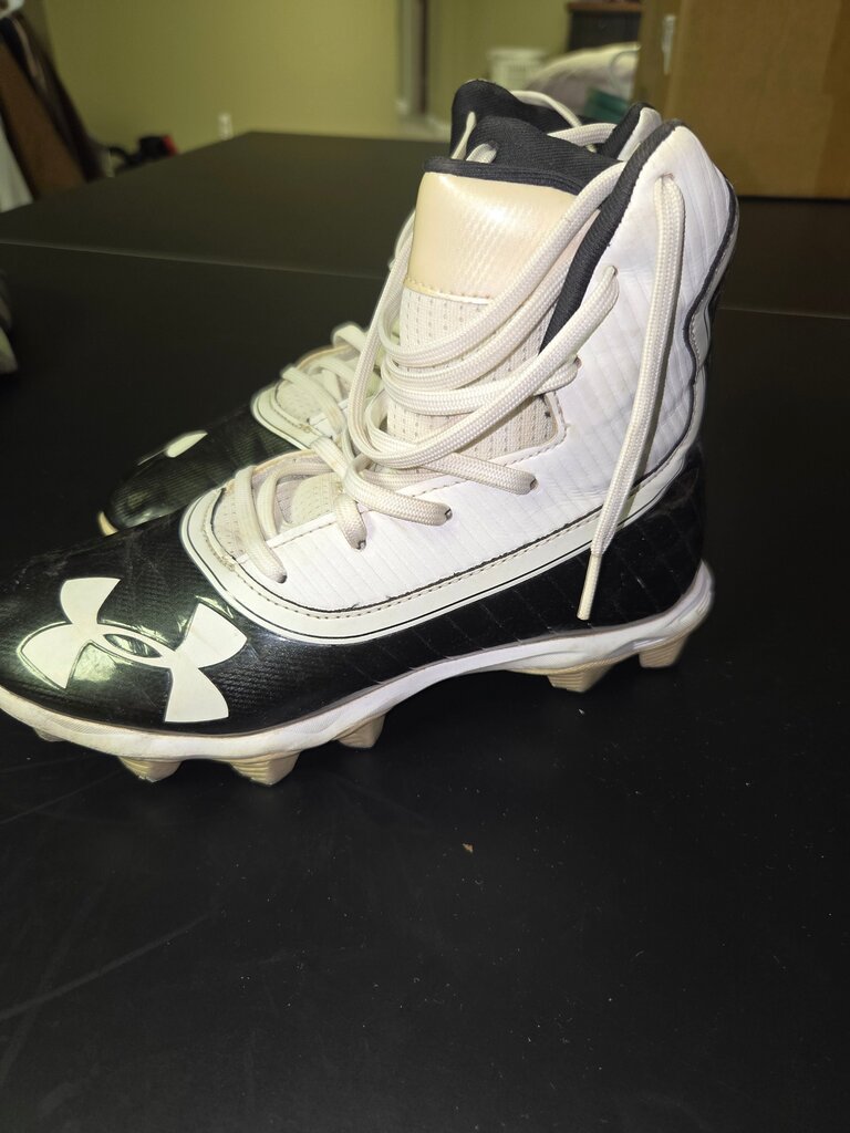 Under Armour Football Cleats