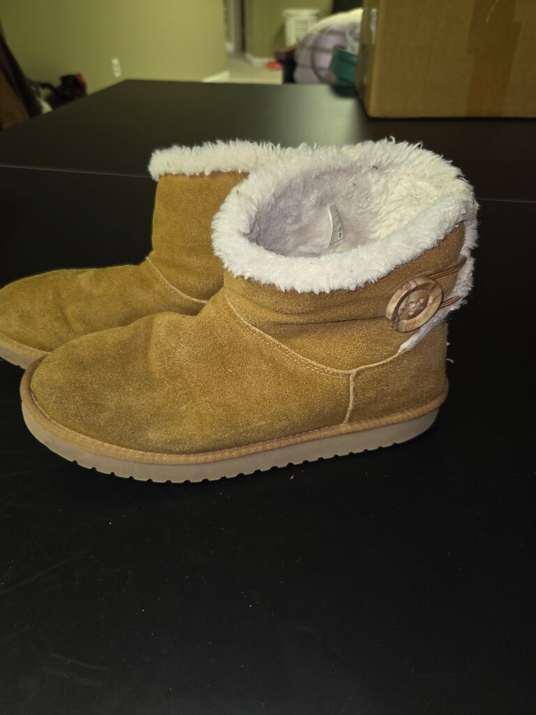 Tan Suede Fur-Lined Boots