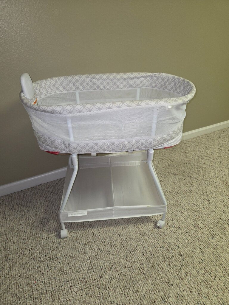 Portable Baby Bassinet with Mesh Sides